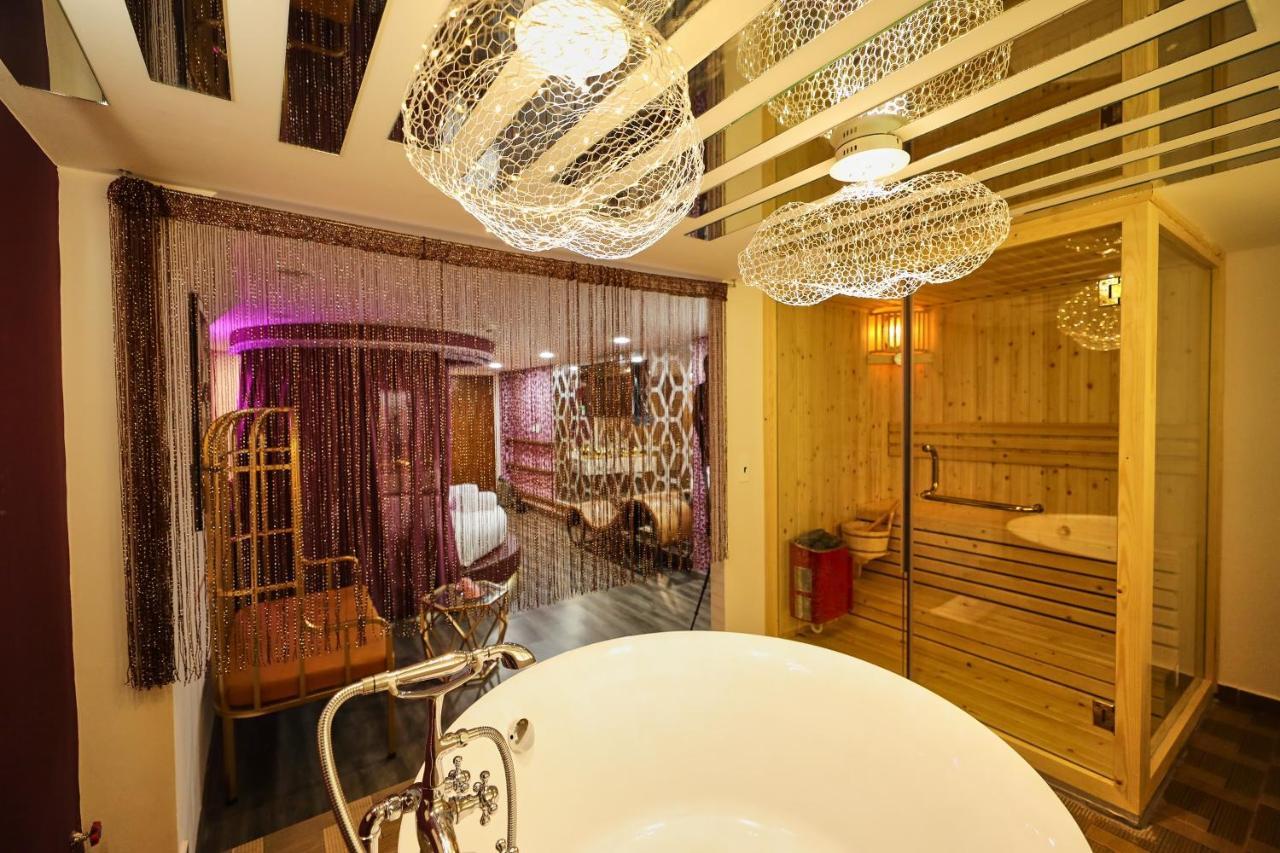 Eros Hotel - Love Hotel Ho Şi Min Dış mekan fotoğraf